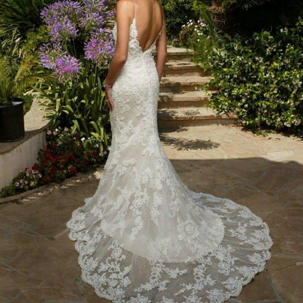 Statement Casablanca 1975 Wedding Gown